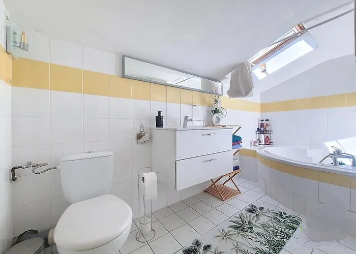 Duplex Spacieux Avec Piscine Апартаменты *