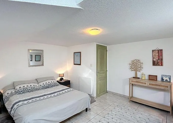 Duplex Spacieux Avec Piscine *